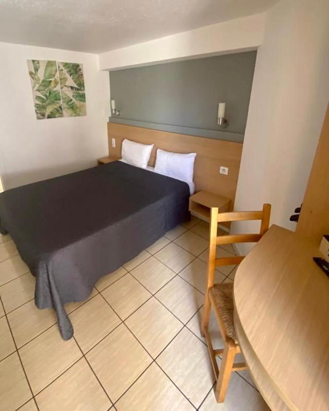 Confort Hotel Montgeron Eksteriør bilde