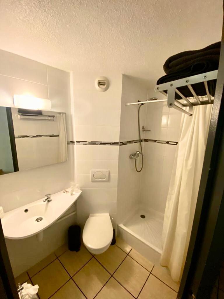 Confort Hotel Montgeron Eksteriør bilde